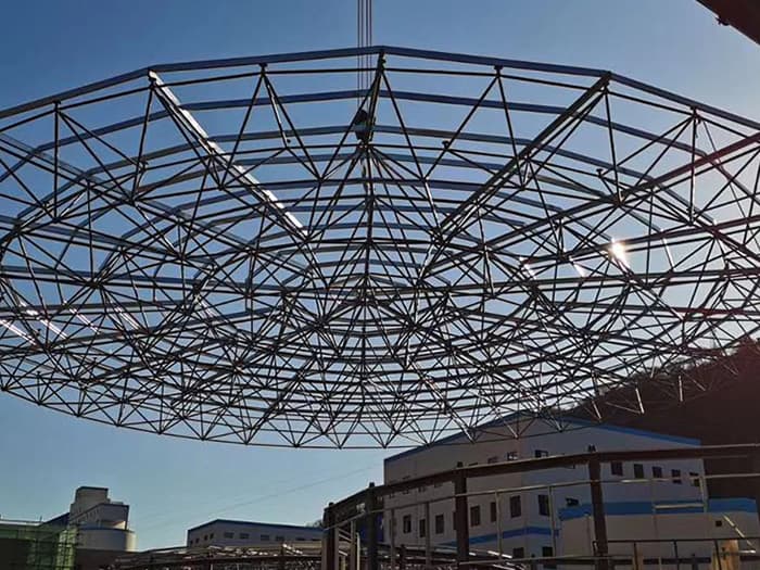 合山螺栓球网架工程施工现场